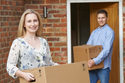 Local moving support for Kingston Vale homes and flats