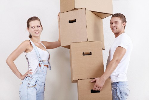 Careful packing and transport with a moving van in Kingston Vale
