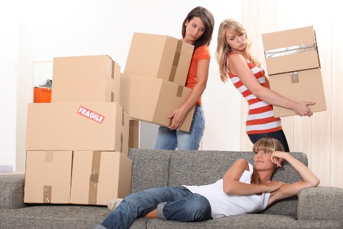 Packing and transport support for a Kingston Vale removal van service